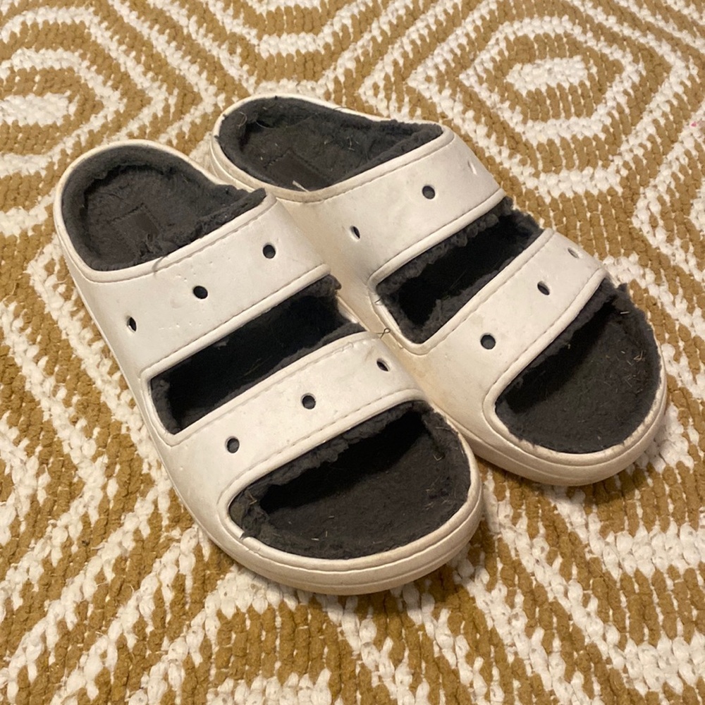 Crocs faux fur sandals
